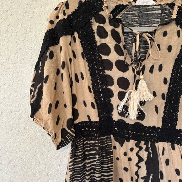 Bohemian Casual THML Black and Cream Artistic Midi Dress, V Neck in Size M - Picture 3 of 8